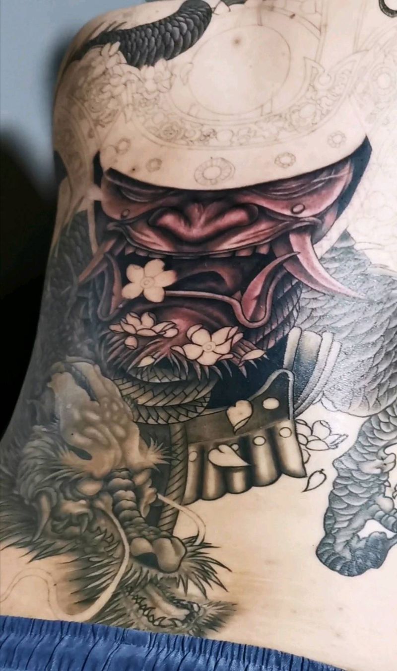 满背鬼武士纹身图片_背部新传统纹身图案