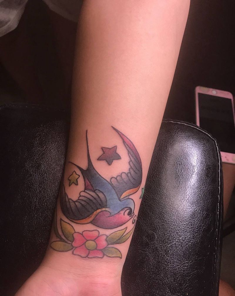 #今日作品更新# 遮盖纹身 old school燕子纹身图片