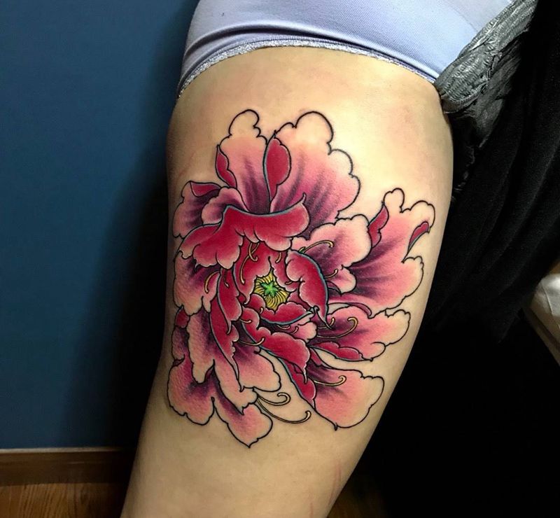 大红发纹身图片