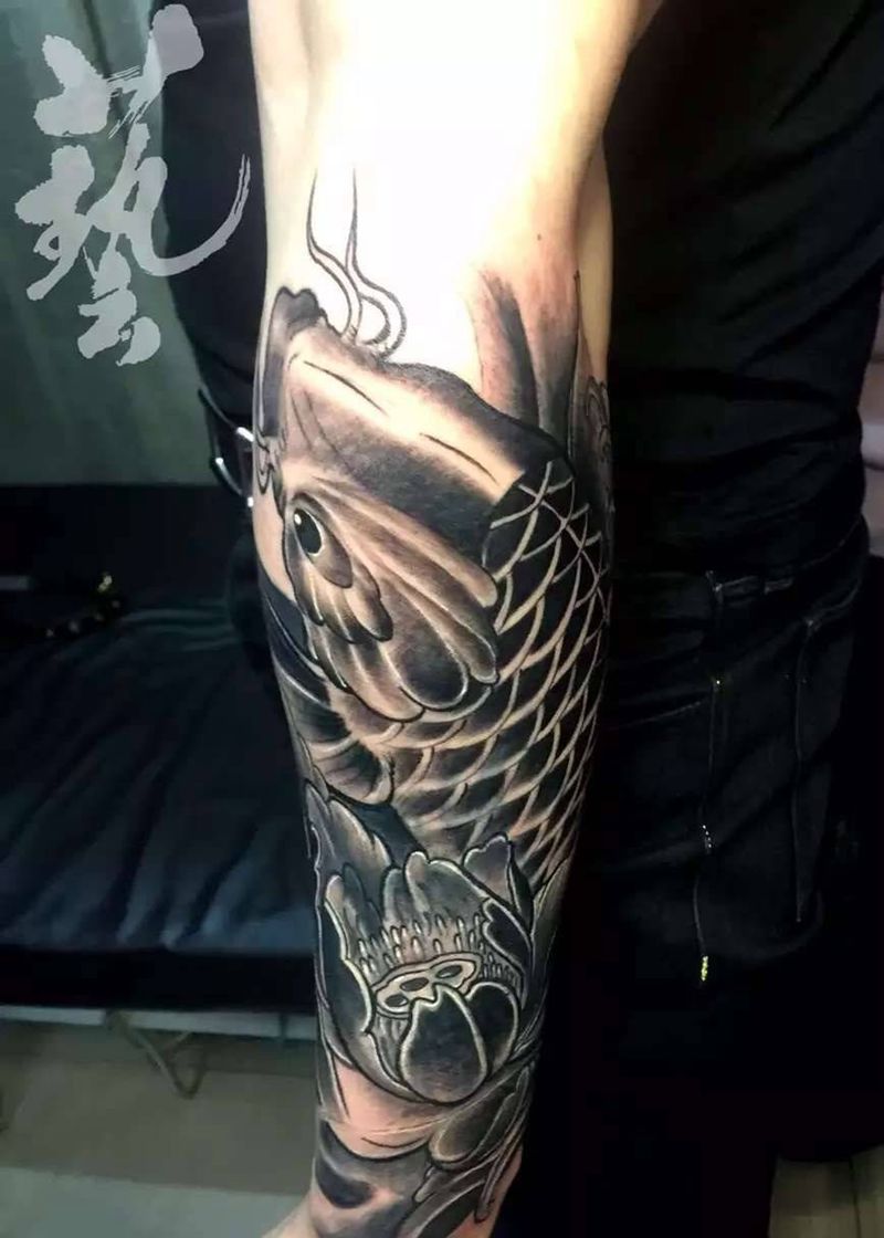 鲤鱼遮盖纹身图片