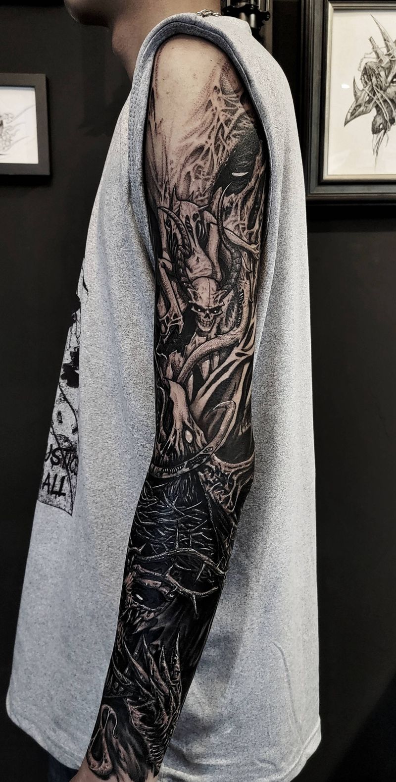 遮盖作品纹身图片_手臂暗黑纹身图案