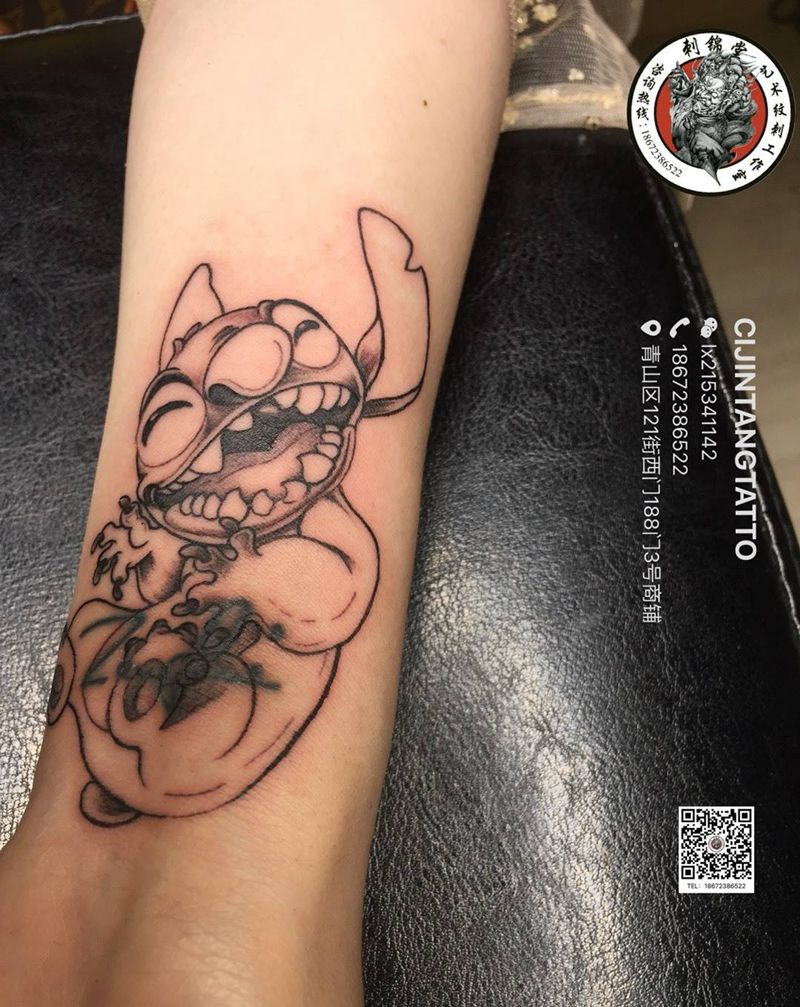 今日刺青欣赏：我就在你身上留下一道漂亮疤痕的男人—小牛。未完成纹身图片