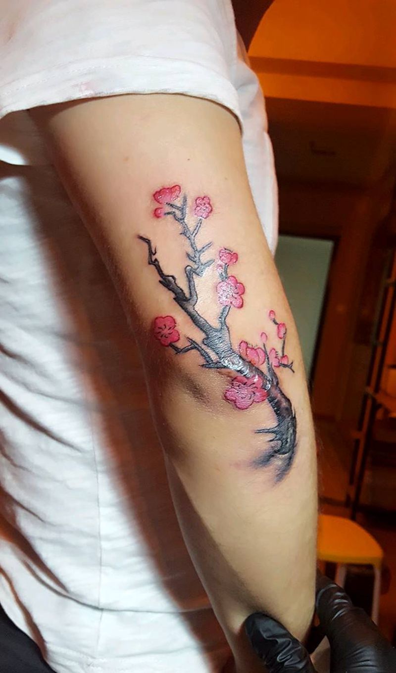 梅花 遮盖伤疤纹身图片