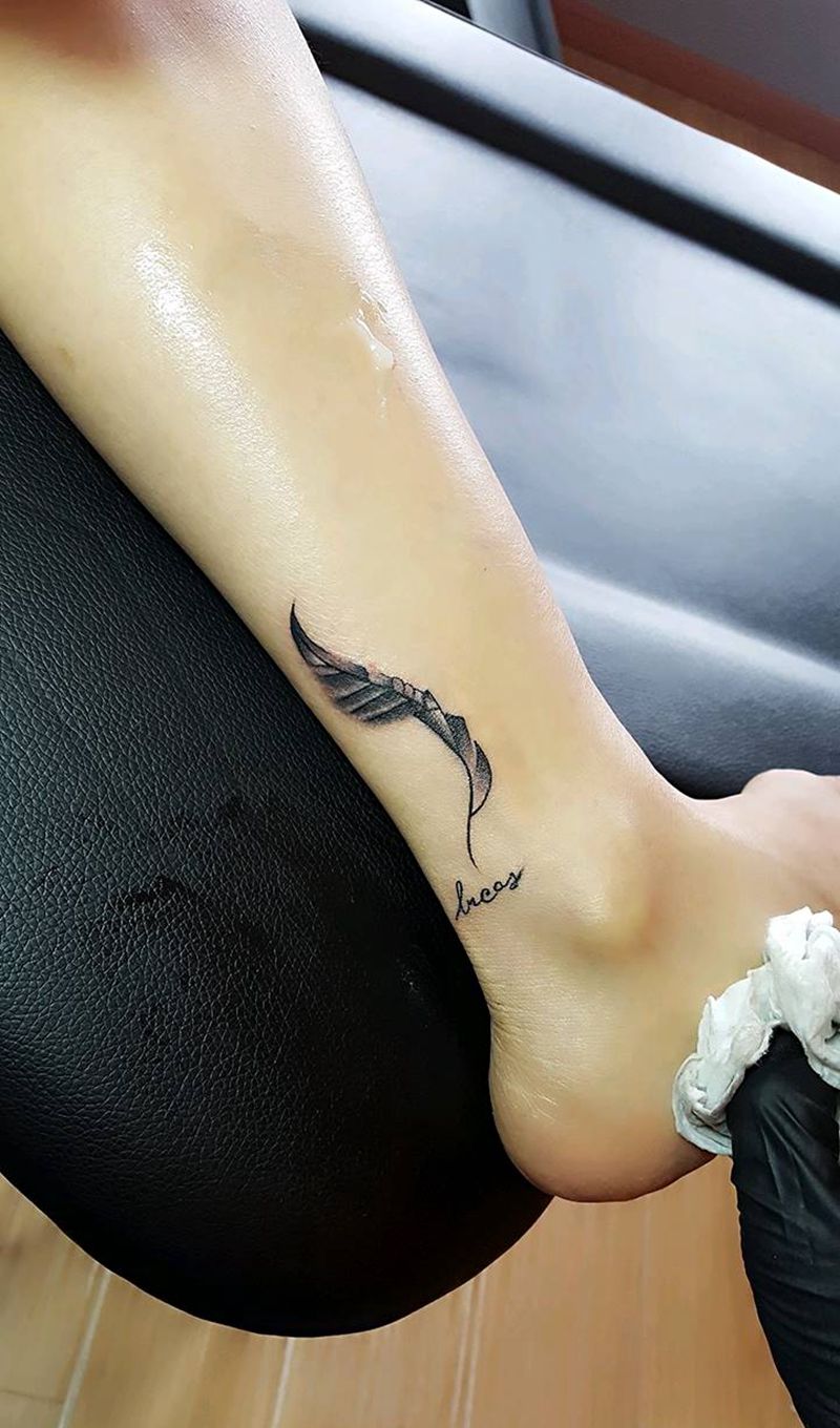 羽毛英文纹身图片