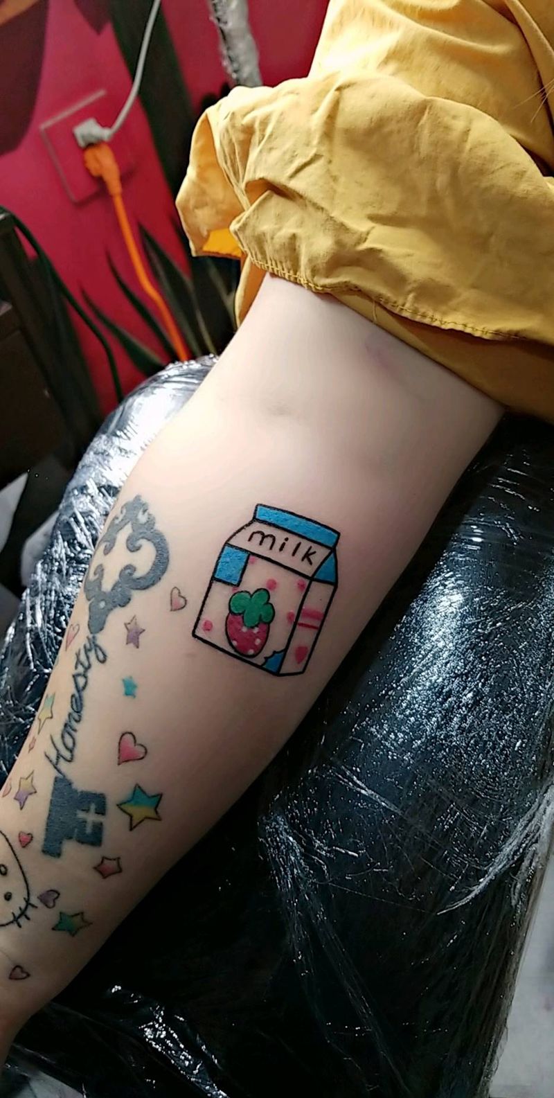 贝壳  牛奶盒欧美拼接花臂纹身图片_欧美写实New School纹身图案