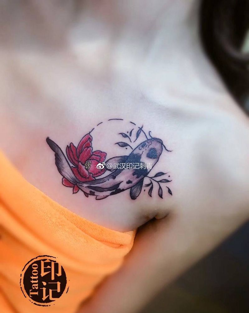 牡丹鱼纹身图片_成品胸部清新国画动物植物纹身图案