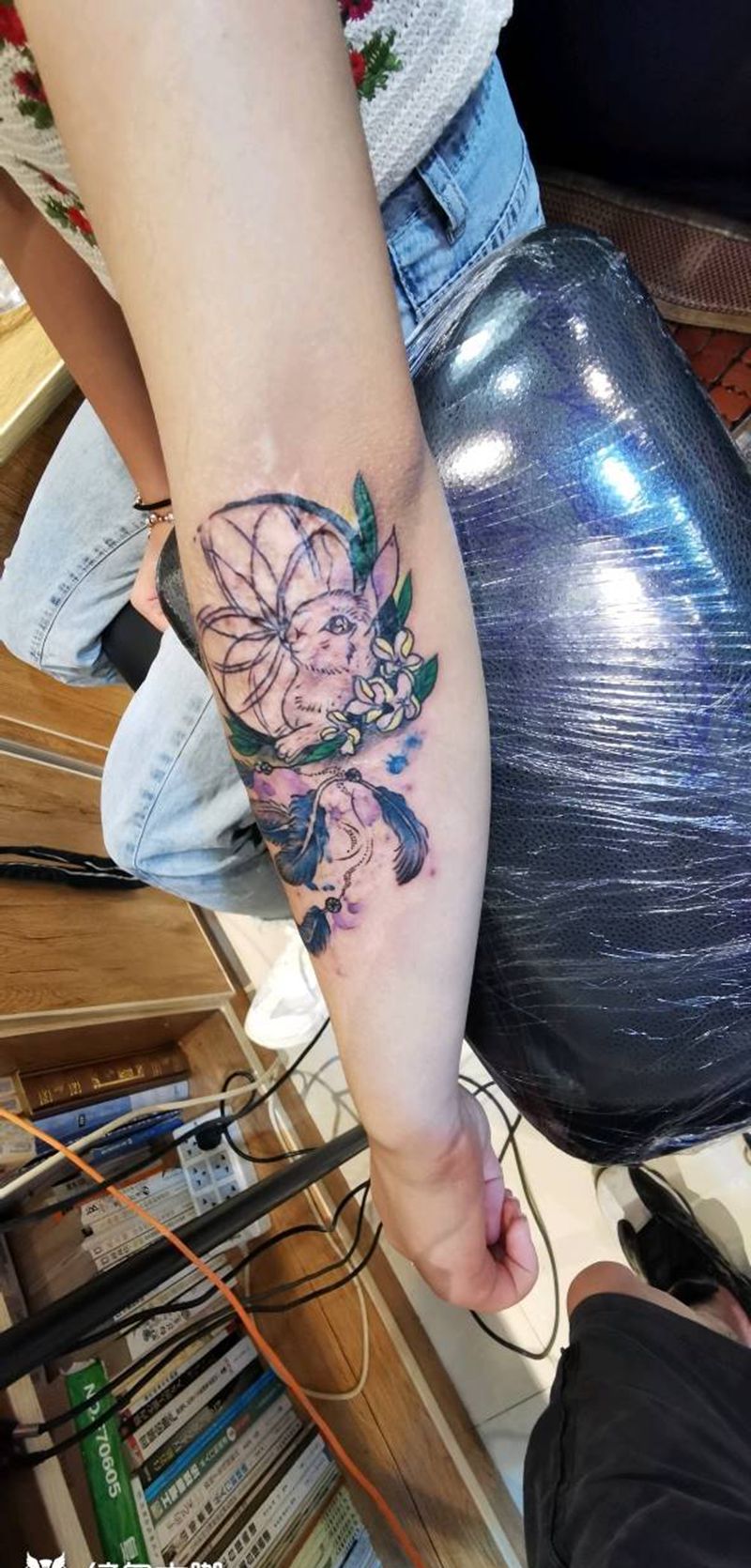 铺梦网遮盖烫伤疤痕纹身图片_手臂水彩纹身图案