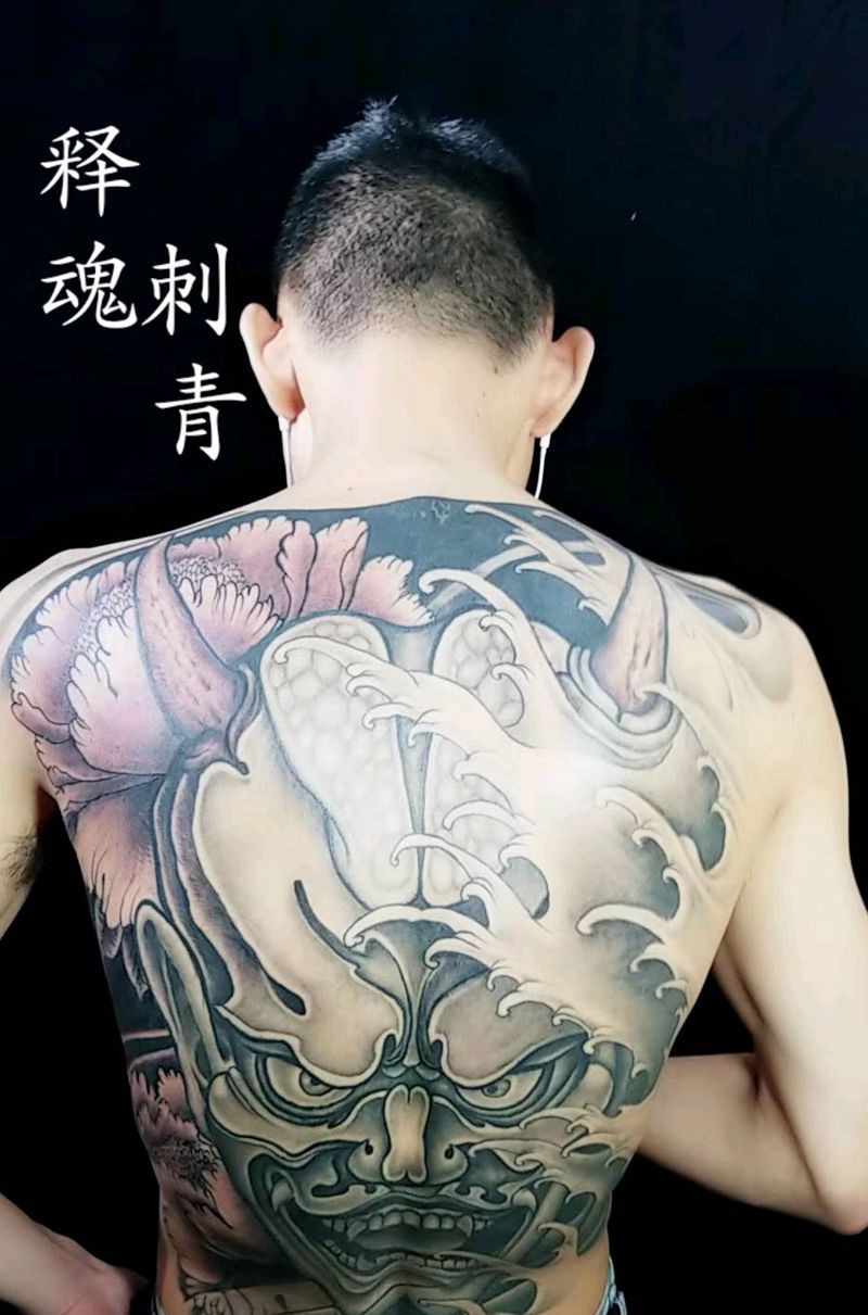 满背班若纹身图片_背部新传统老传统纹身图案