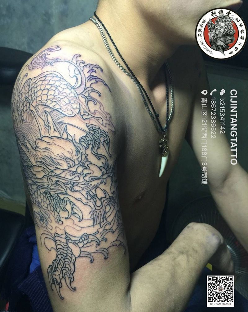 今日刺青欣赏：麒麟线条完成纹身图片