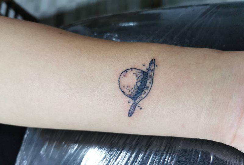 路飞的帽子纹身图片_手臂点刺纹身图案