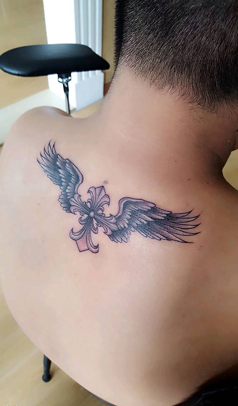翅膀纹身图片