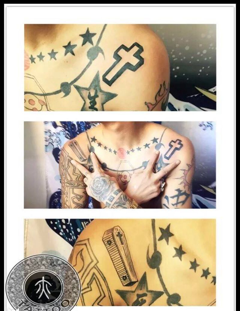 十字架纹身图片_肩部欧美纹身图案