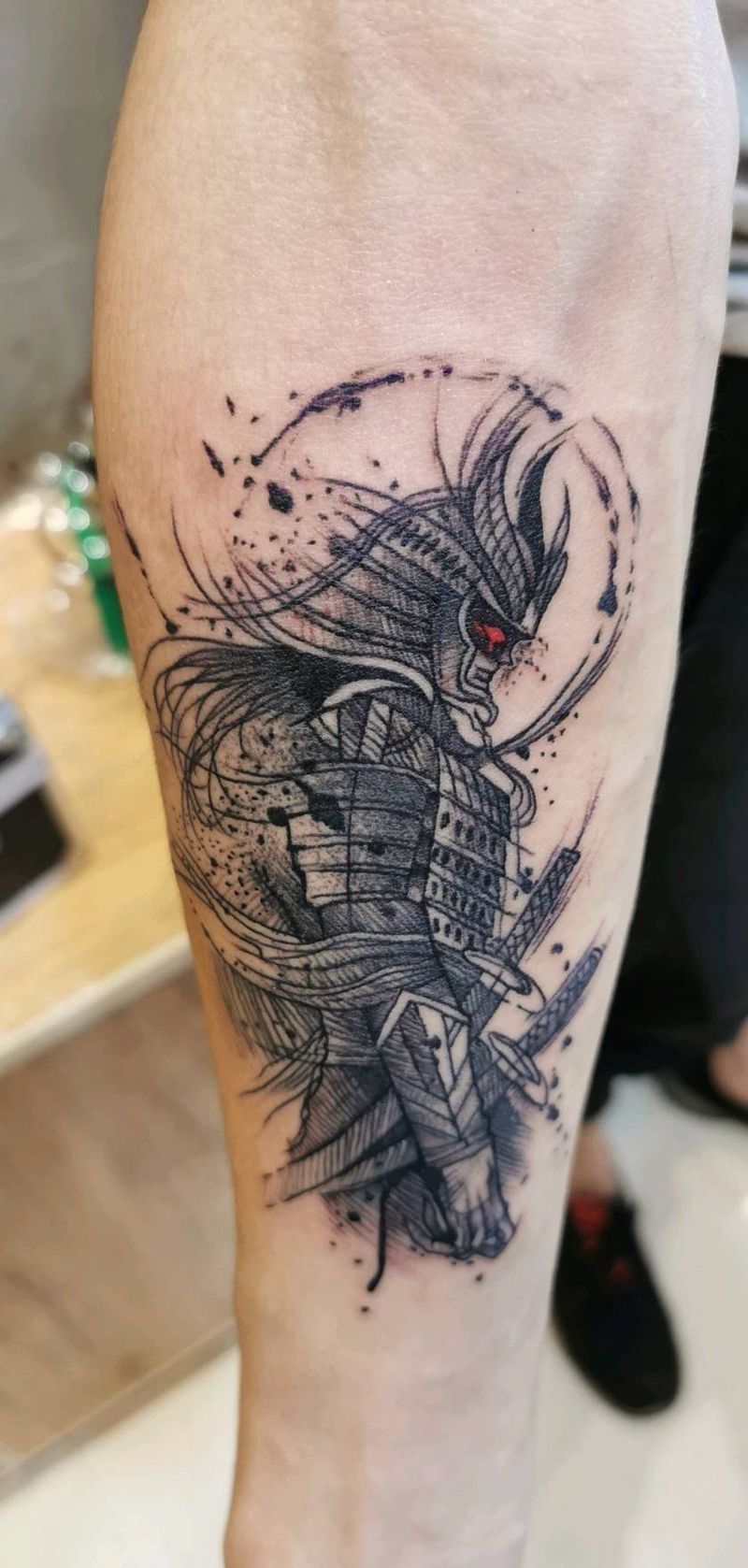 鬼武士纹身图片_手臂水墨点刺纹身图案