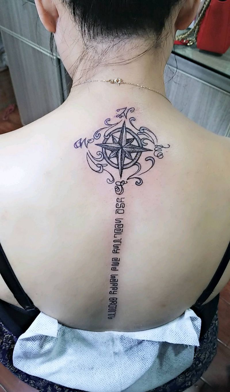 指南针英文纹身纹身图片_欧美写实花体字纹身图案