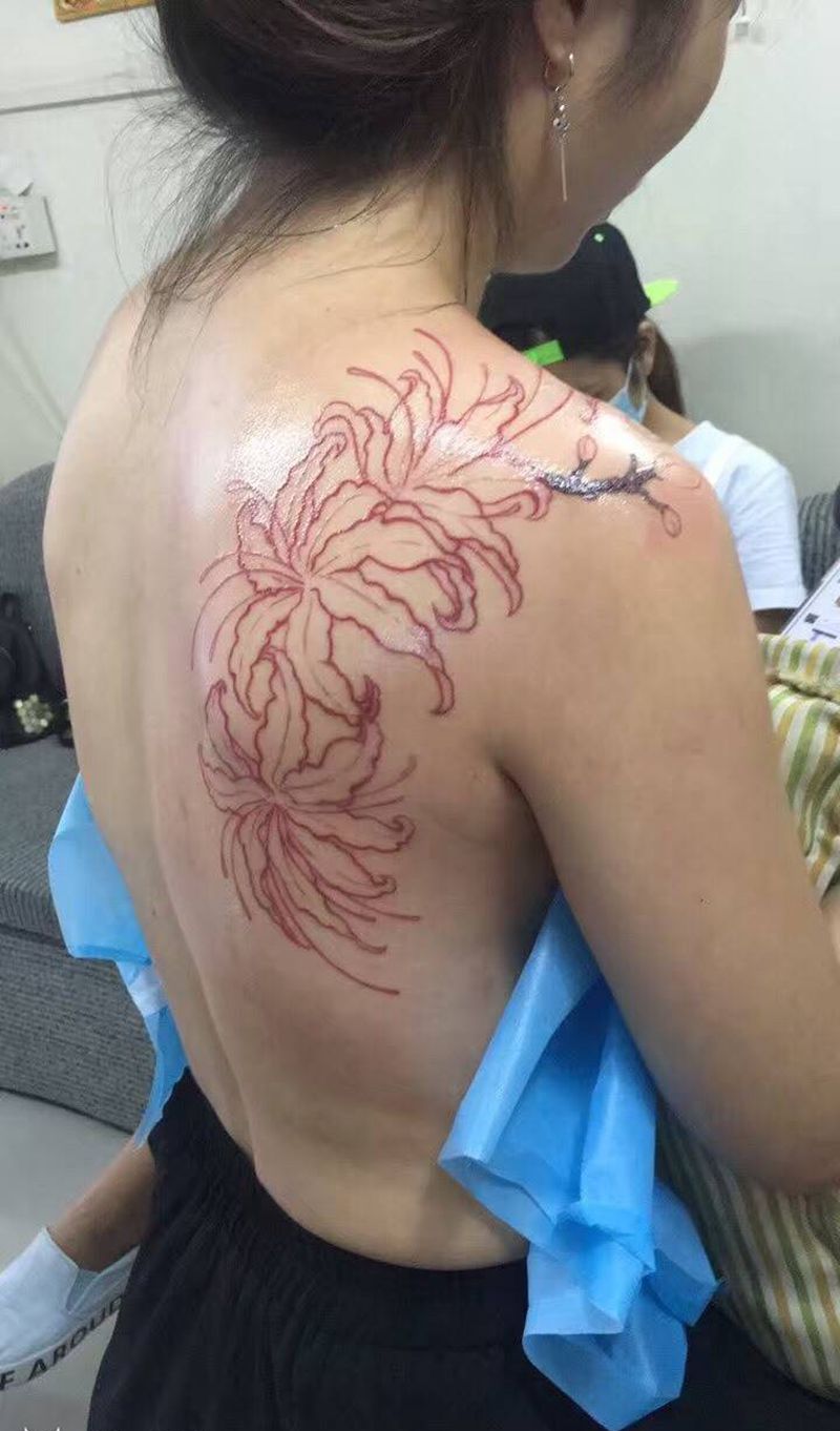 彼岸花纹身图片