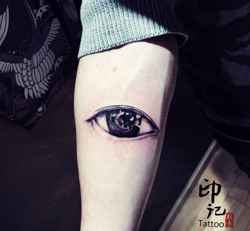 眼纹身图片_欧美写实成品手臂原创纹身图案