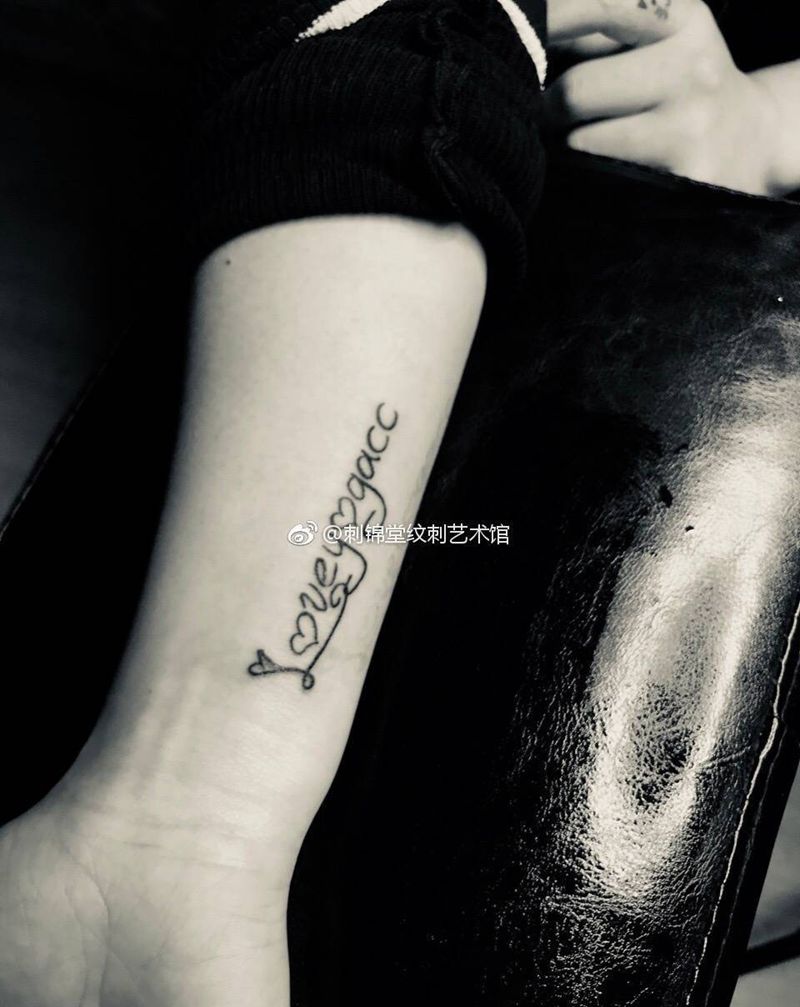 今日作品更新：小姐姐 一口气撅了3个 她本来要撅6个 太强了纹身图片