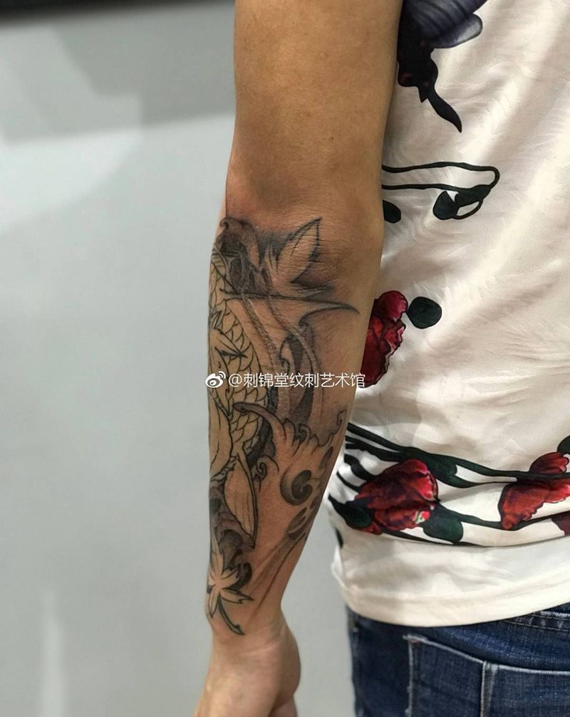 （遮盖）小臂鲤鱼背景雾完成 ，下次直接彩色[嘻嘻]纹身图片