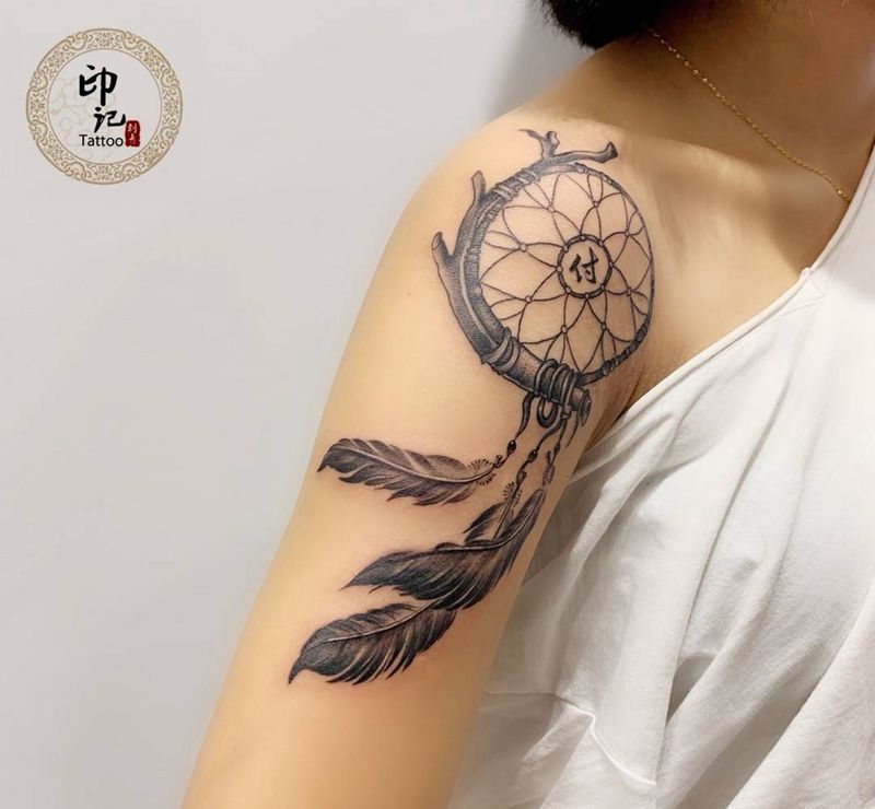 捕梦网纹身图片_肩部纹身图案