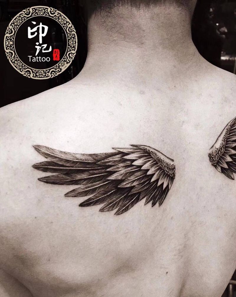 翅膀纹身图片