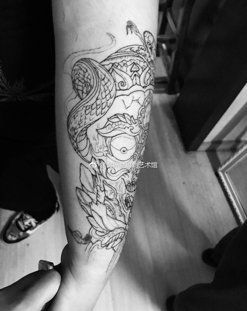今日作品更新：嘎巴拉线条完成#纹身参考#纹身图片