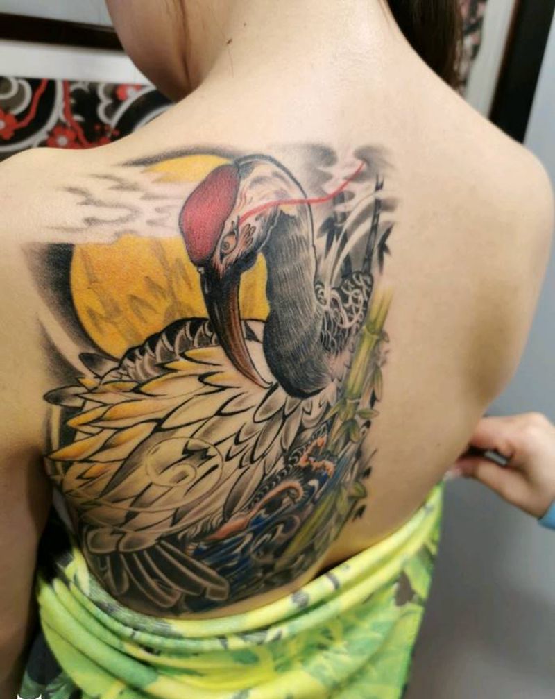 丹顶鹤纹身图片_背部新传统纹身图案