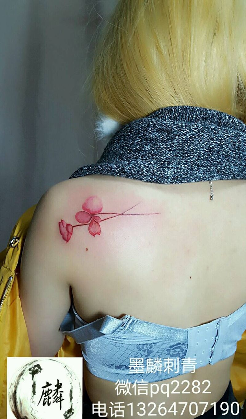 肩胛骨纹身纹身图片