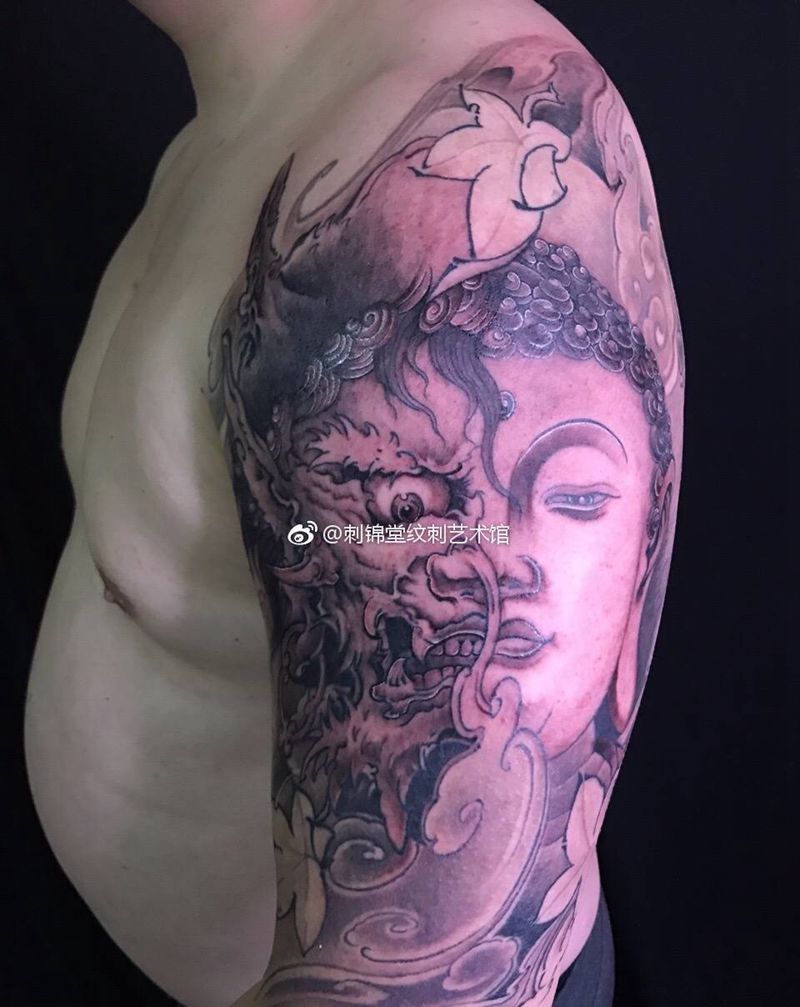 今日作品更新：大臂一念之间 完活…其实还可以更好纹身图片