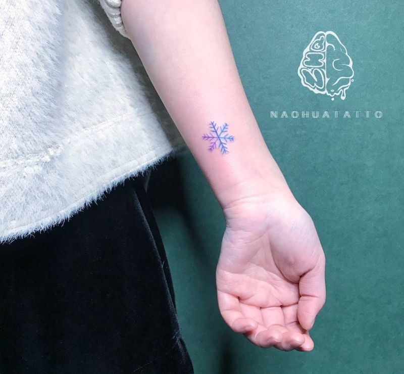 渐变雪花纹身图片