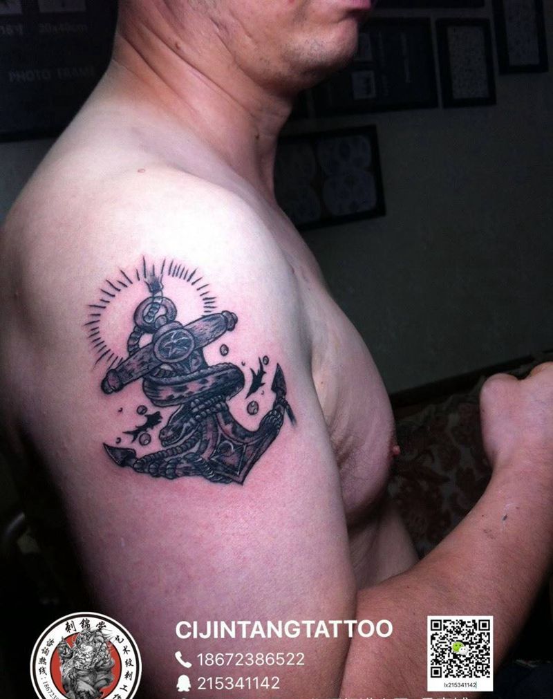 今日刺青 ，帅哥如船锚一般坚定。纹身图片