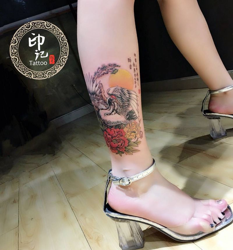 小腿仙鹤纹身图片