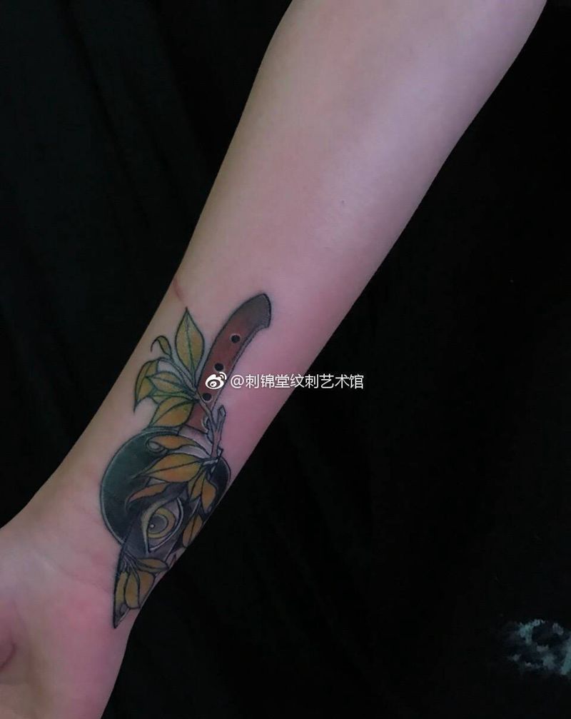 今日作品更新#纹身遮盖# old school 匕首纹身纹身图片