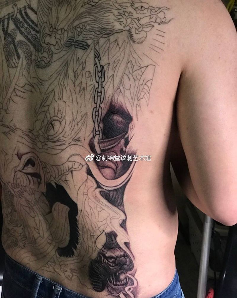 今日工事：（未完成）#纹身参考# #九龙拉棺#纹身图片