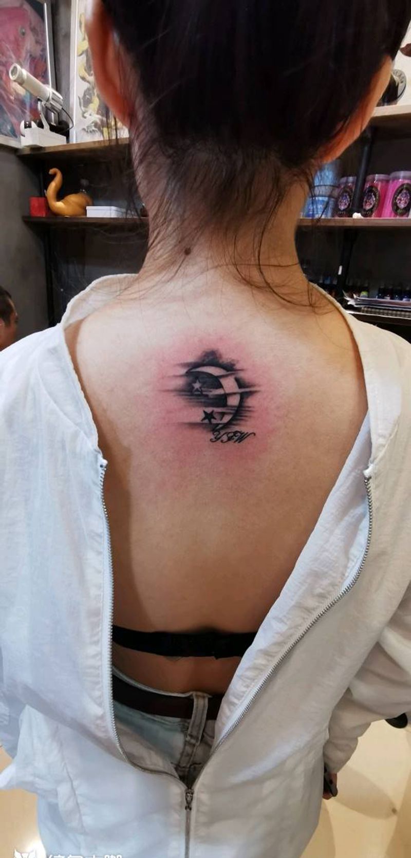 情侣纹身纹身图片_背部新传统纹身图案