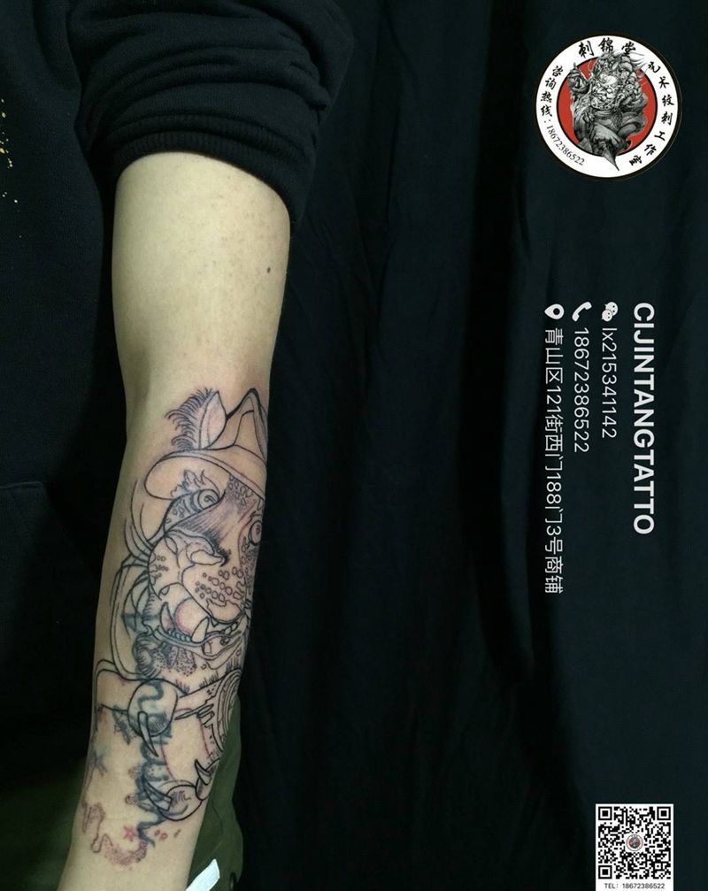 今日刺青欣赏：遮盖图案线条完成纹身图片
