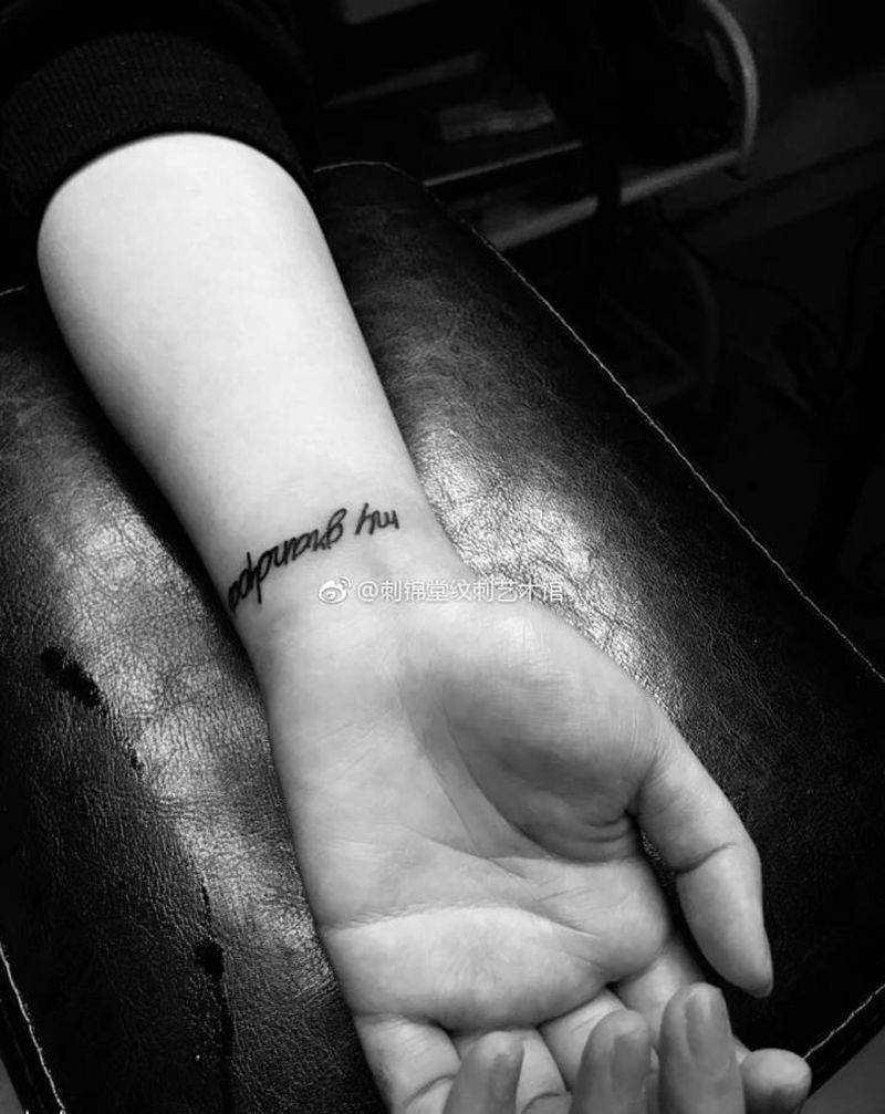 今日作品：手腕英文字母一枚#英文纹身#纹身图片