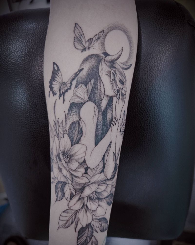 女鬼纹身图片_手臂点刺纹身图案