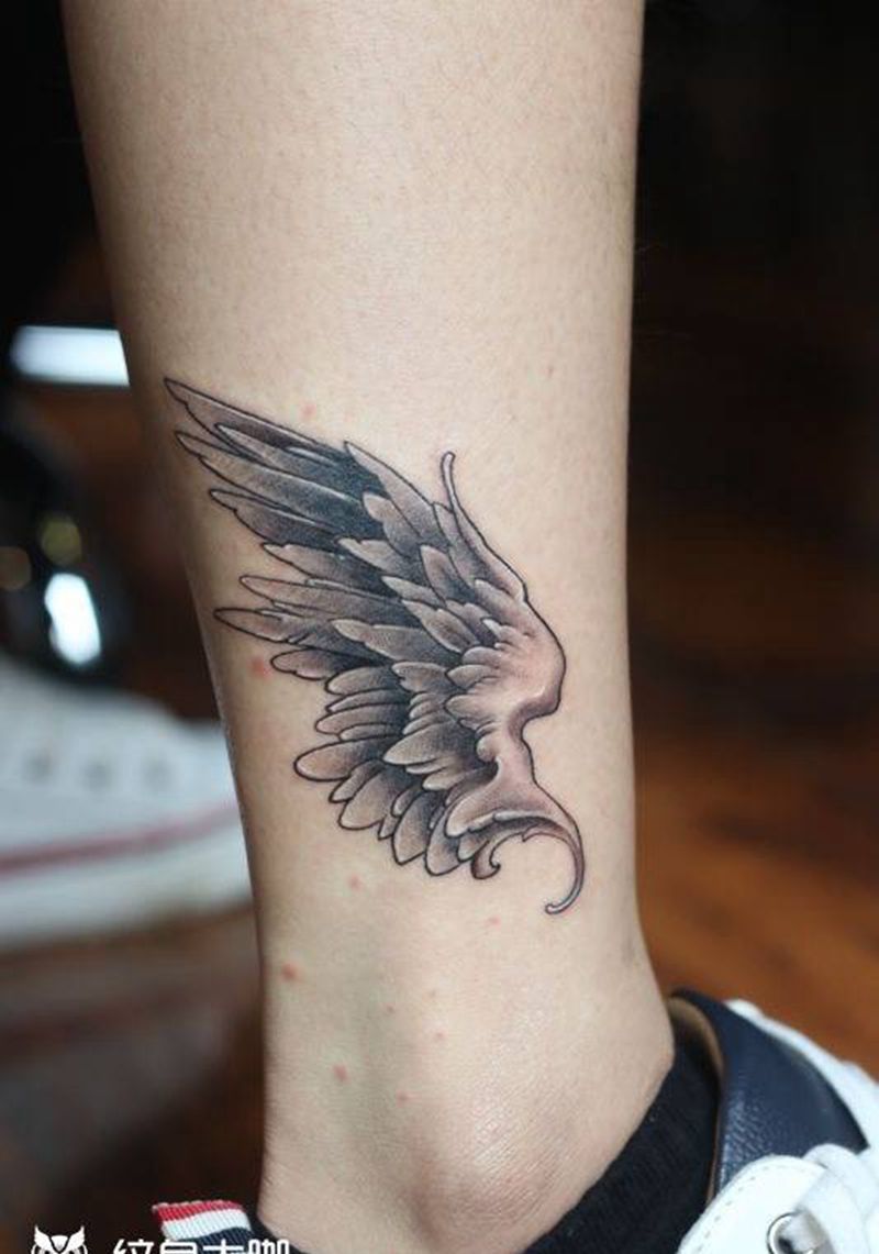 小翅膀纹身图片