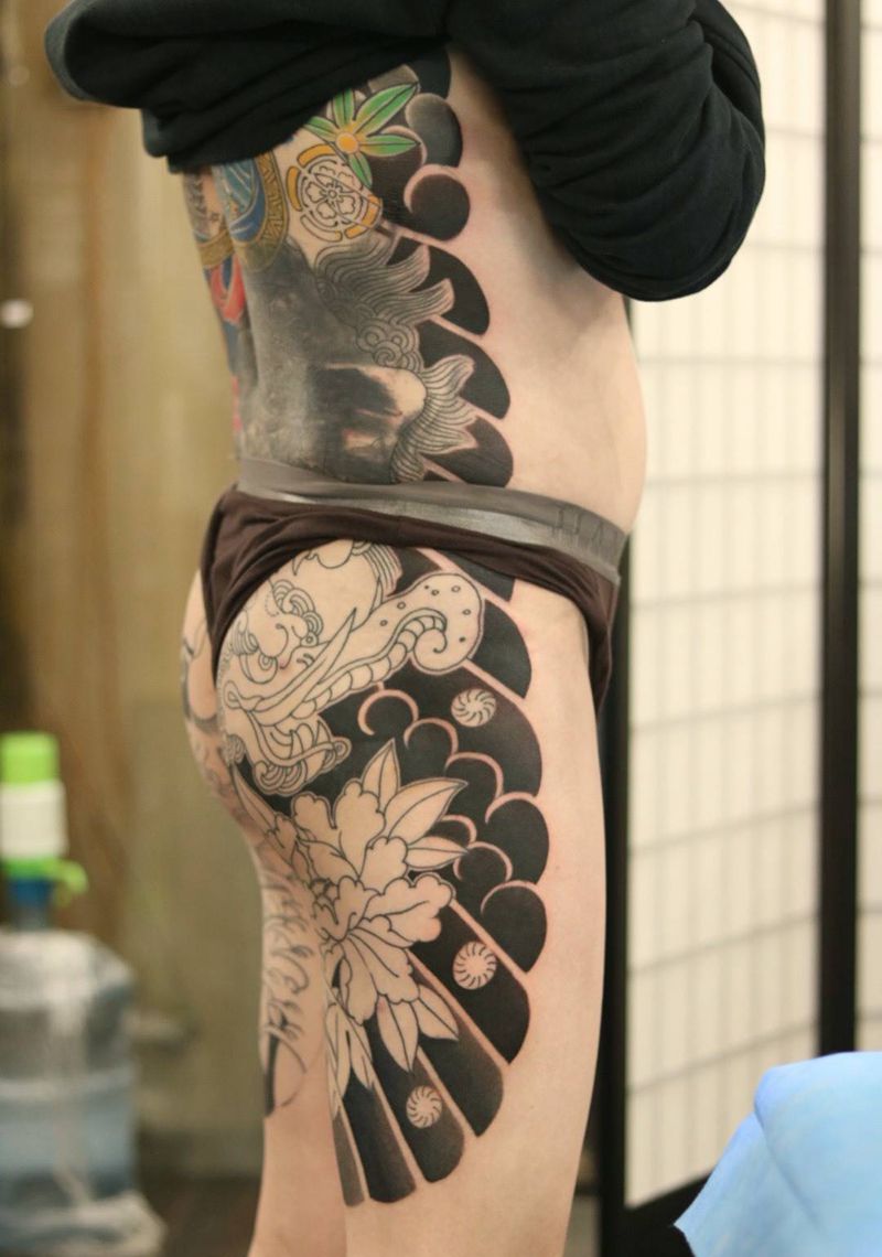 满背的遮盖。未完待续纹身图片