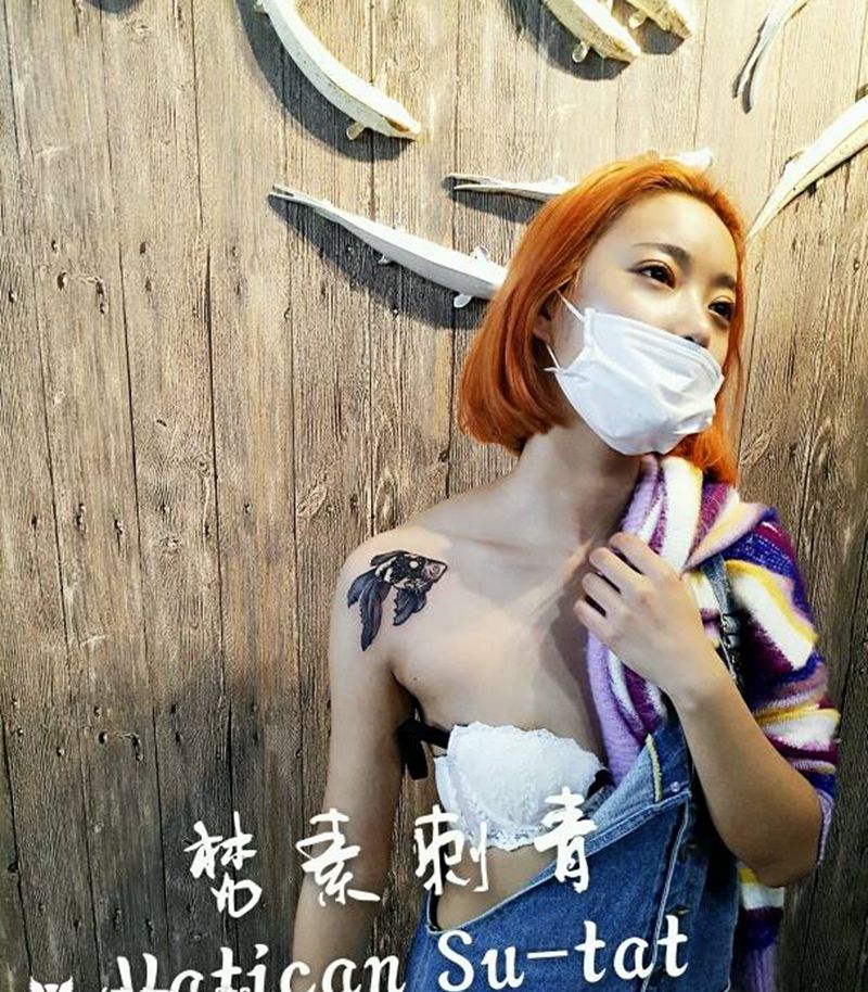 小金鱼纹身图片