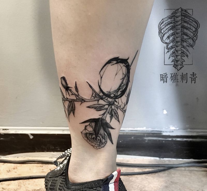 腿环纹身图片_脚部欧美写实纹身图案