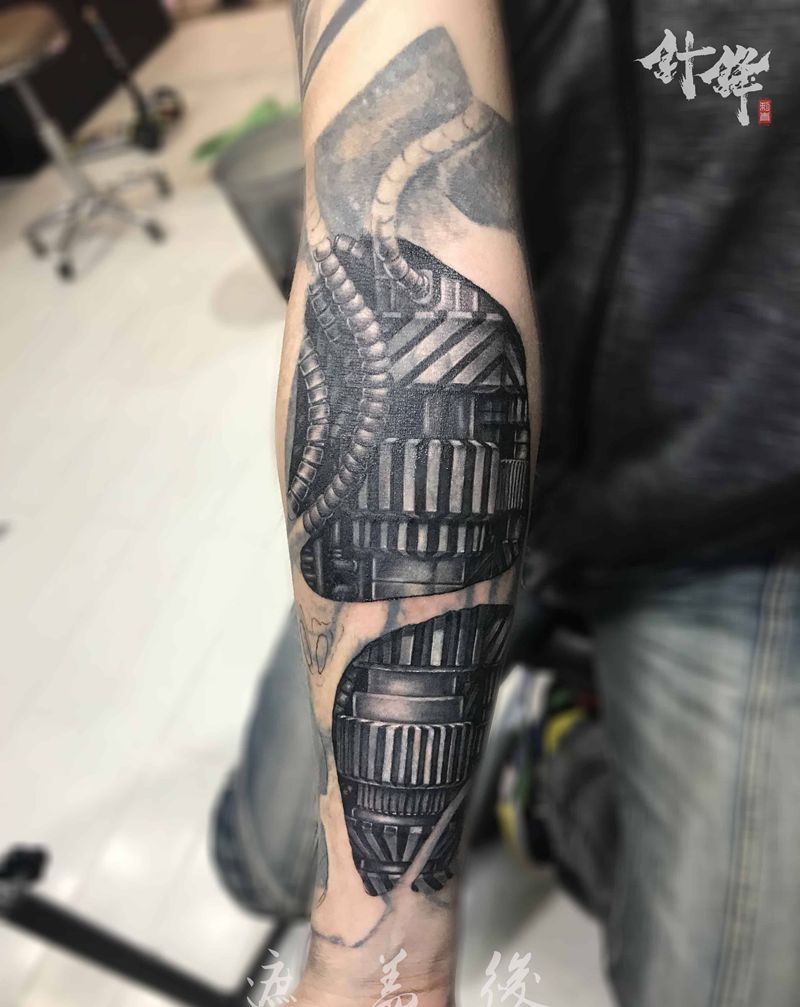 机械臂纹身图片_手臂欧美写实遮盖作品纹身图案