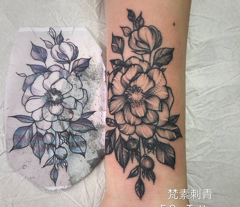 花纹身图片_手臂纹身图案