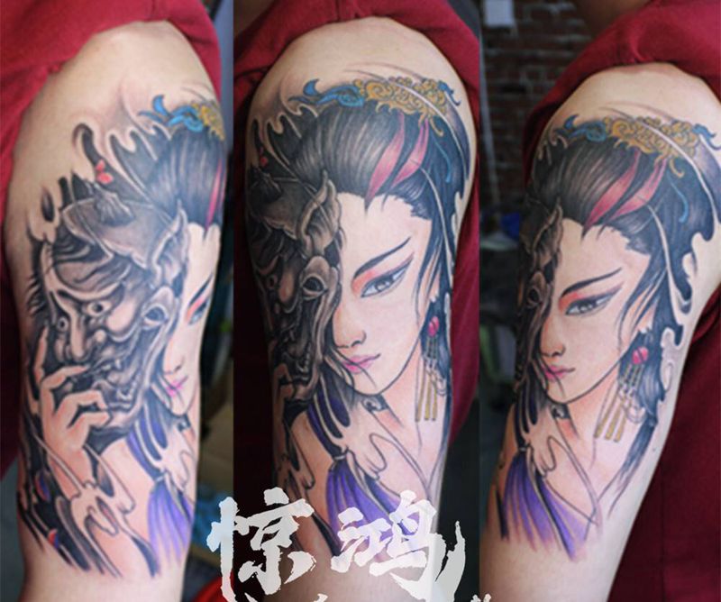 大臂艺妓纹身图片_手臂新传统纹身图案