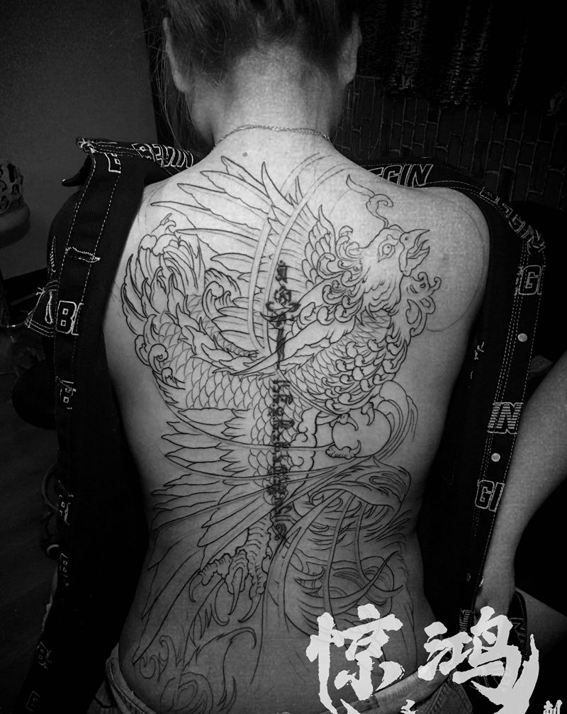 遮盖进度 线条纹身图片_背部新传统纹身图案