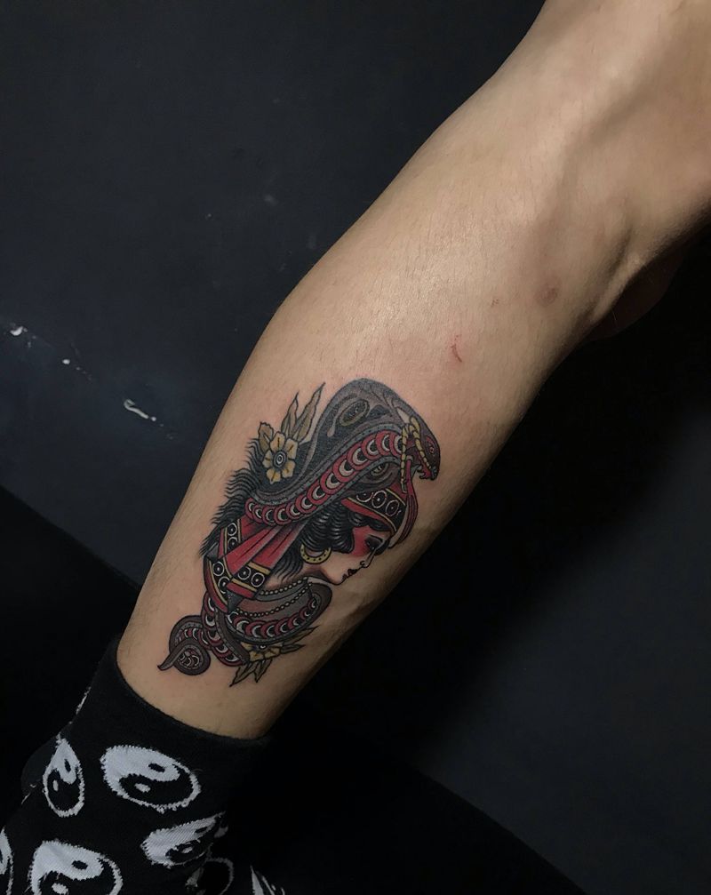 美杜莎 小图纹身图片_手臂Old School纹身图案