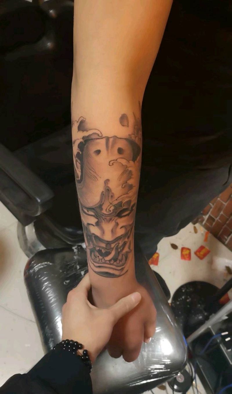 班若纹身图片_手臂新传统纹身图案