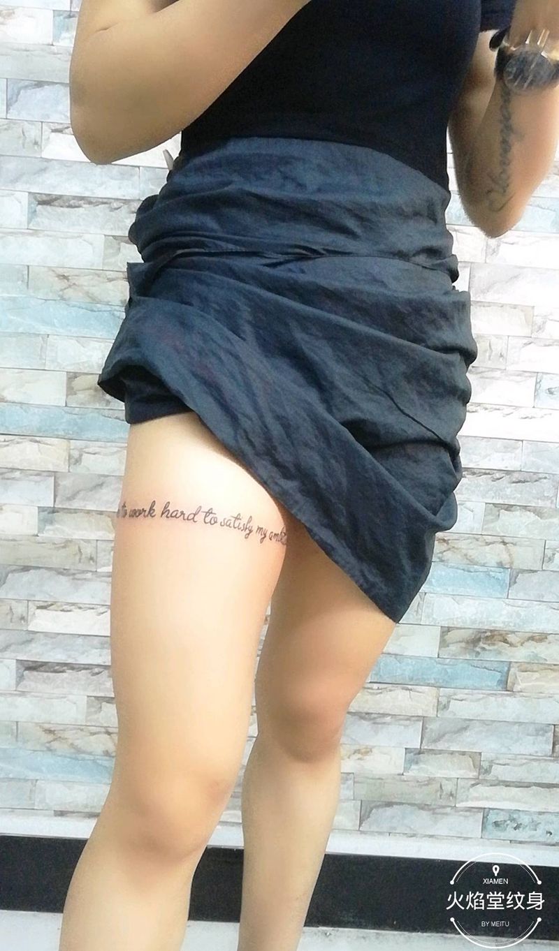 迷你字母纹身图片_腿部新传统纹身图案