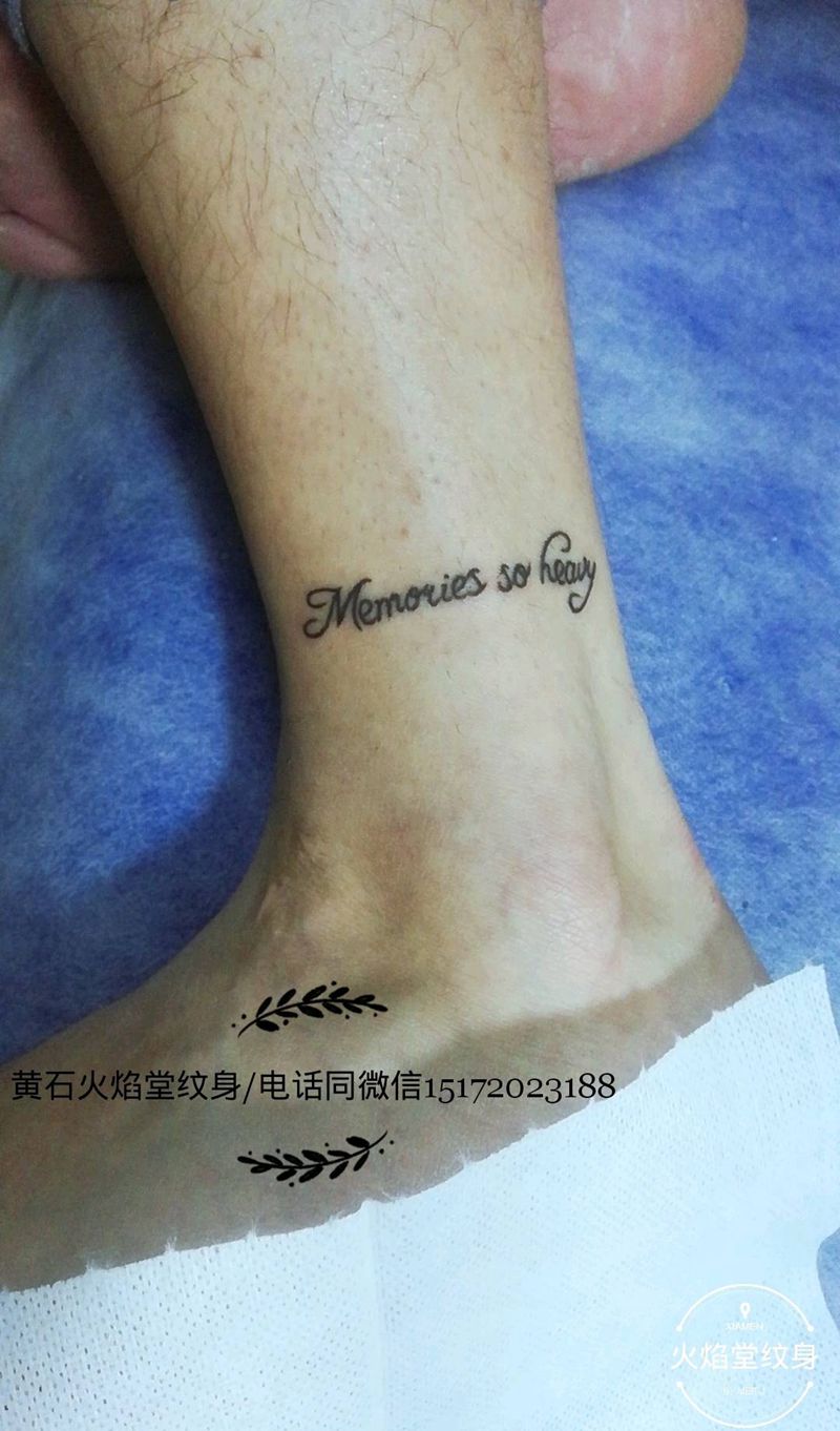 迷你字母纹身图片_脚部新传统纹身图案