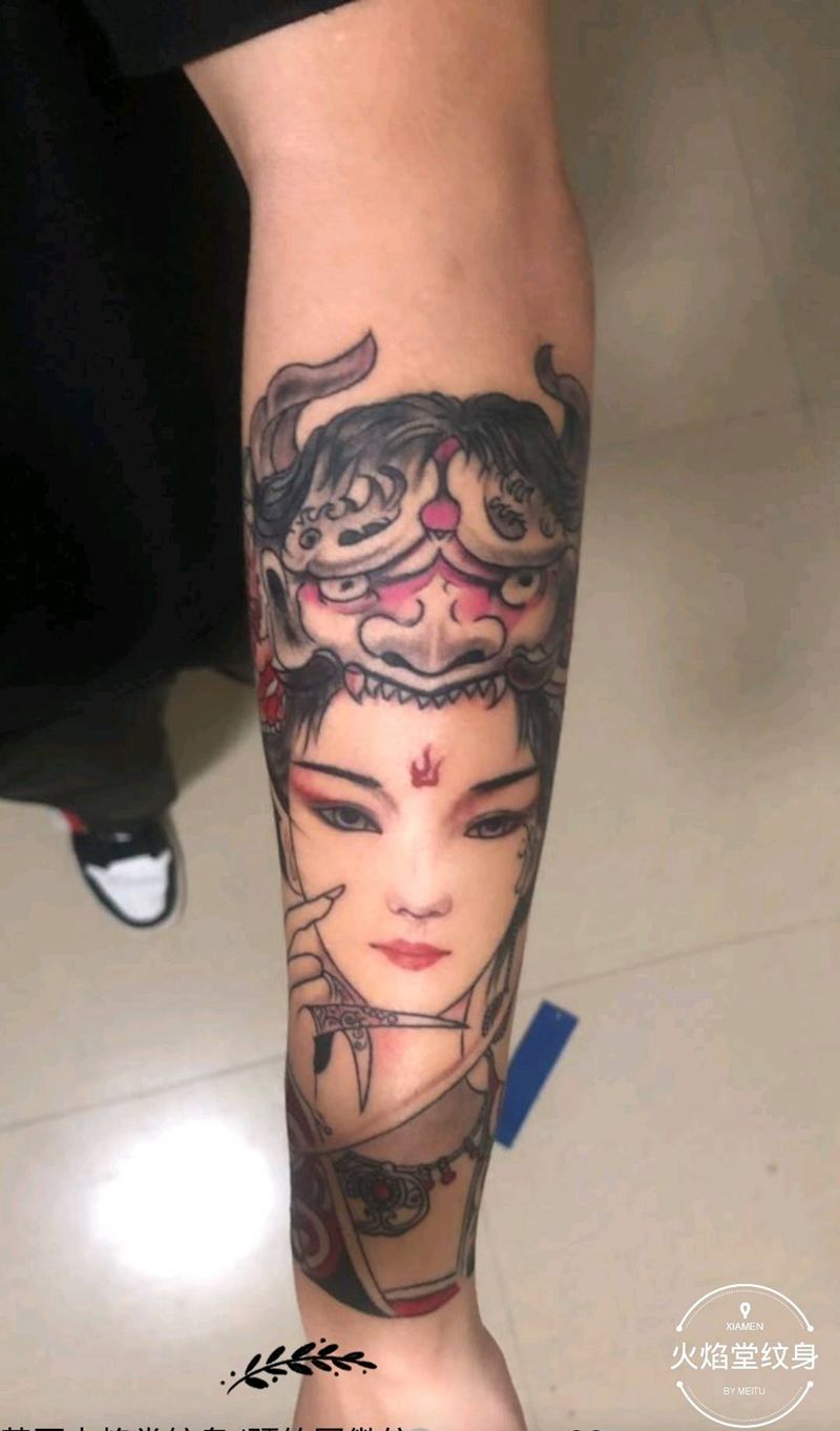 明月妓女纹身图片_新传统纹身图案